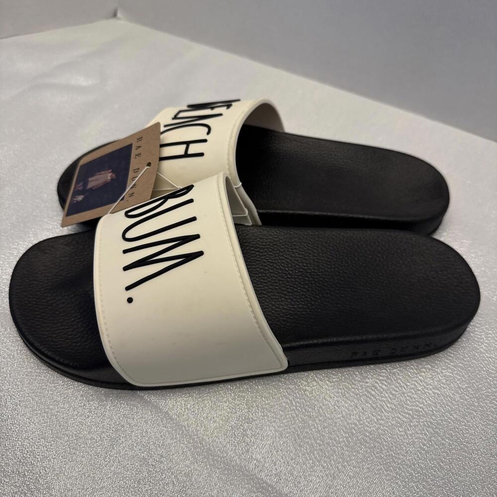 Rae Dunn Beach Bum Black & White Slip On Sandals NWT Size 10 - Picture 2 of 5